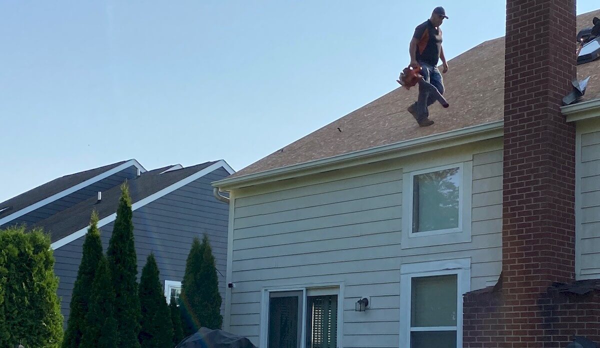 A Guide to Knowing When It's Time to Replace Your Roof